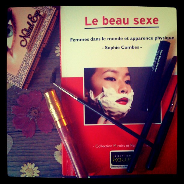 Le beau sexe, femmes dans le monde et apparence physique de Sophie&nbsp;Combes