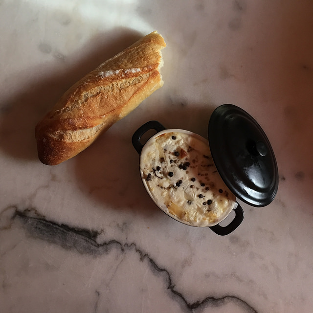 Oeufs en cocotte au pecorino à la truffe