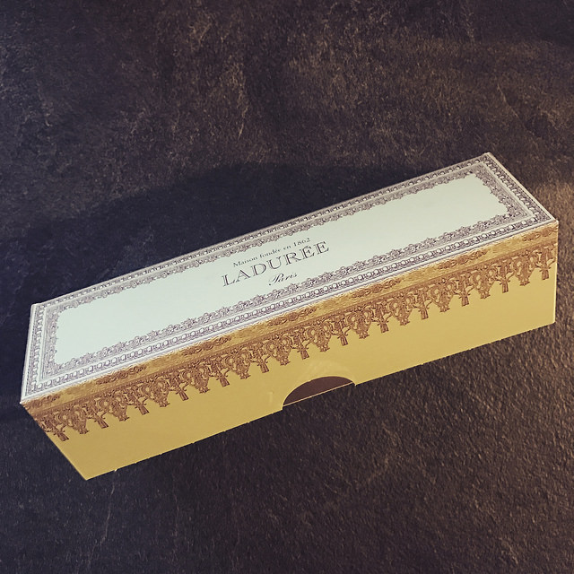 Des macarons Ladurée dans la valise