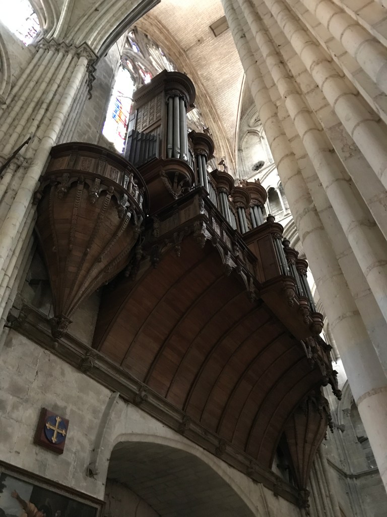 Cathédrale Saint-Etienne - intérieur jour