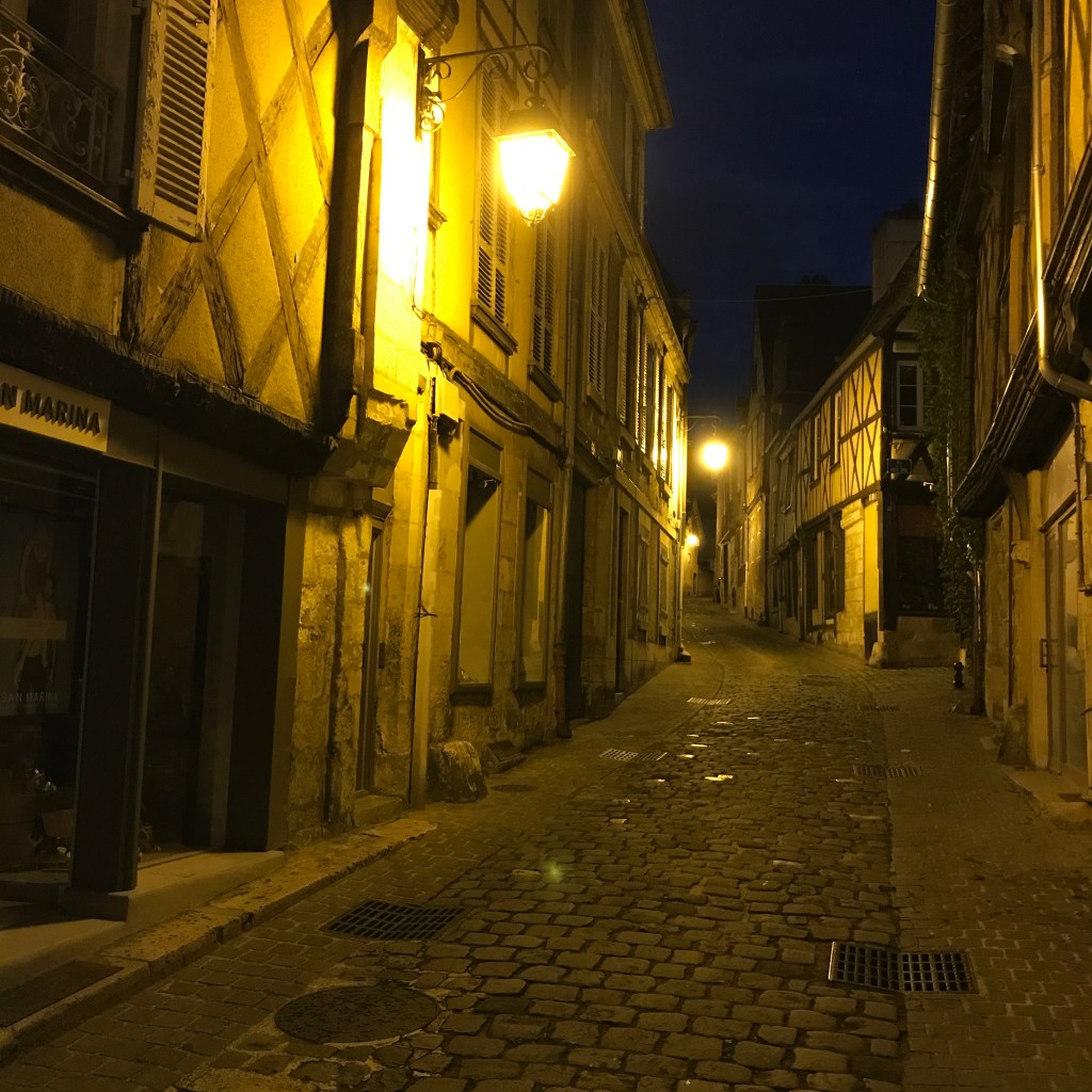 Bourges - extérieur nuit