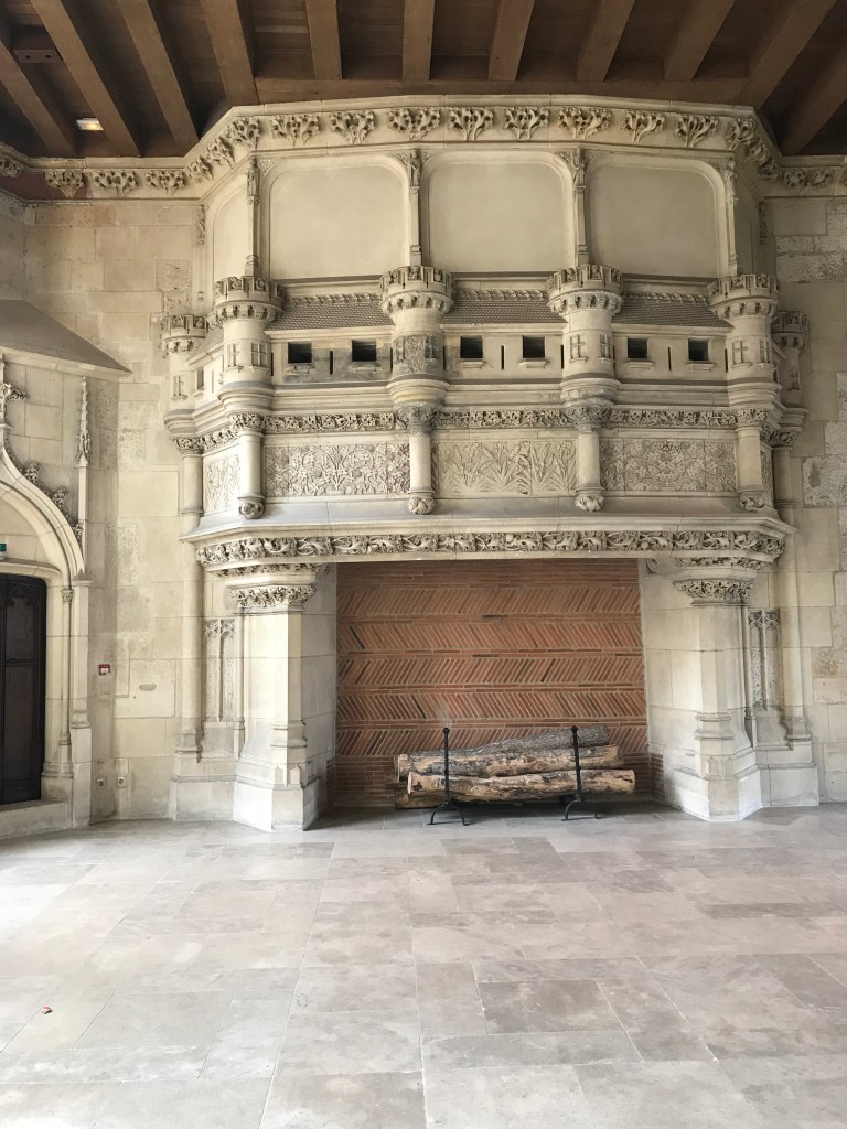 Palais Jacques Coeur - intérieur jour