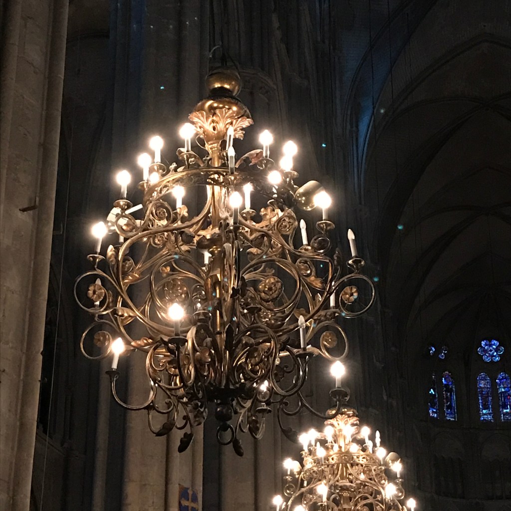 Cathédrale Saint-Etienne - intérieur nuit