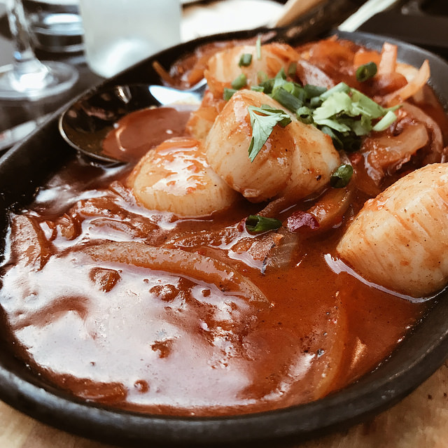 Nunc est manducandum (des saint-jacques sauce au saté)