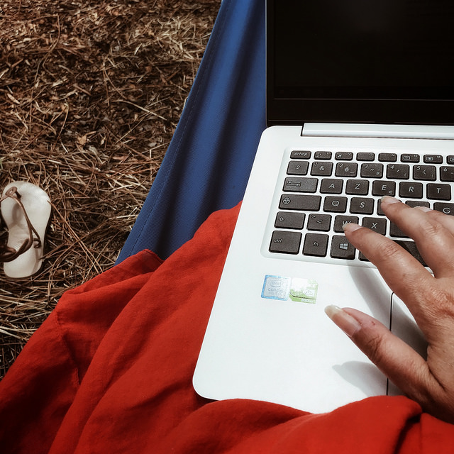 Ecrire dans le hamac