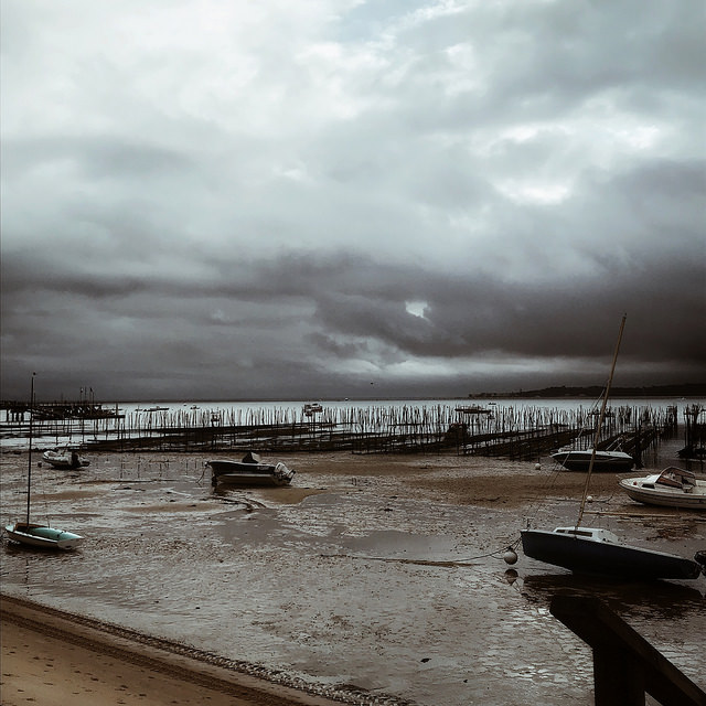 Quand le ciel bas et lourd...