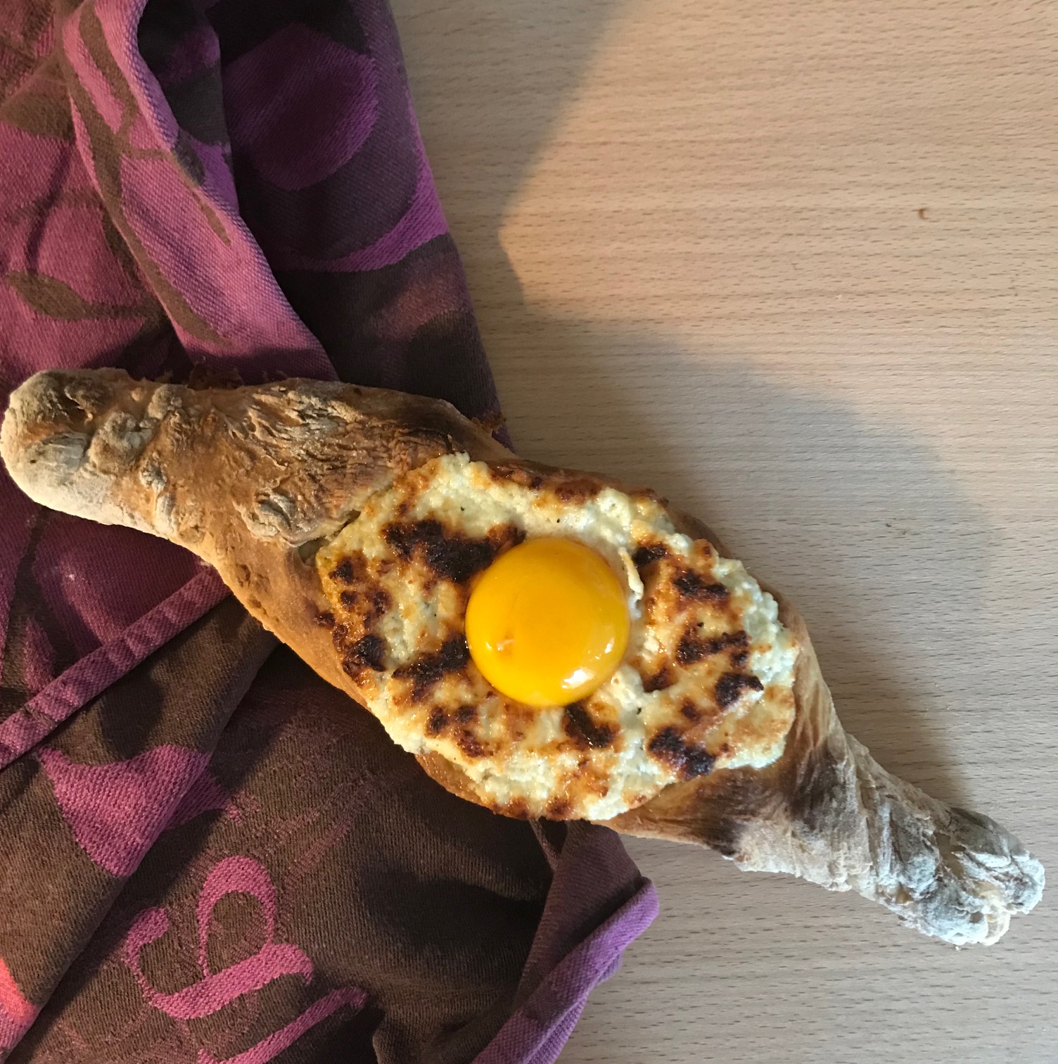 Khachapuri, ou pain géorgien au fromage