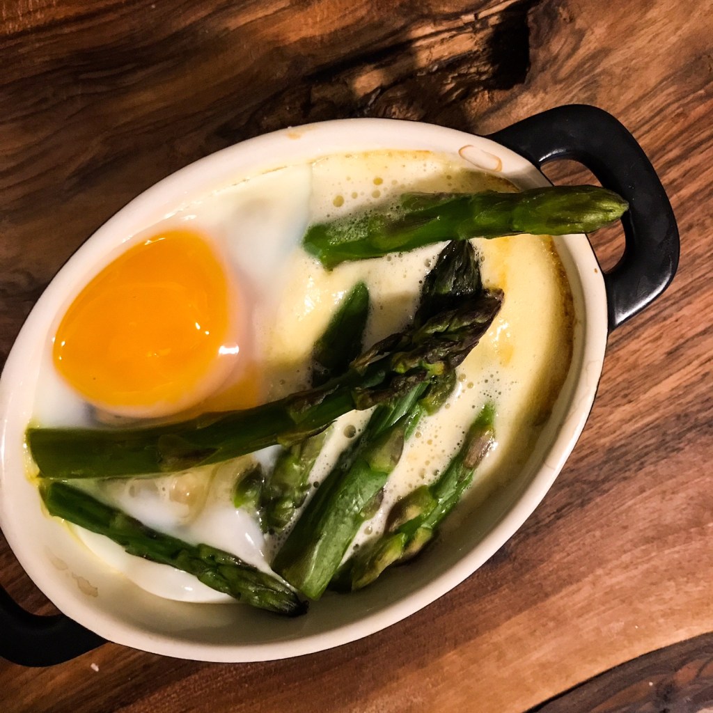Œufs en cocotte aux&nbsp;asperges