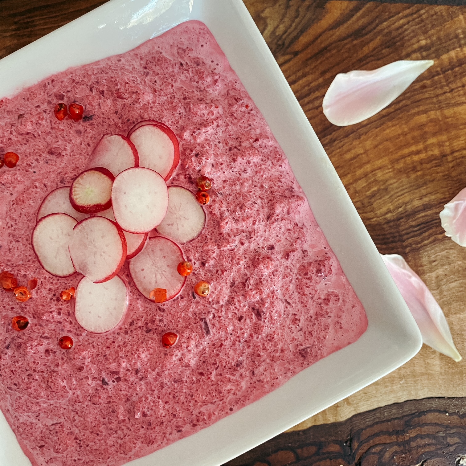Mousse rose de betteraves, concombre et radis