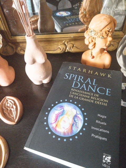 Spiral Dance, de Starhawk : renaissance de l&rsquo;ancienne religion de la grande déesse