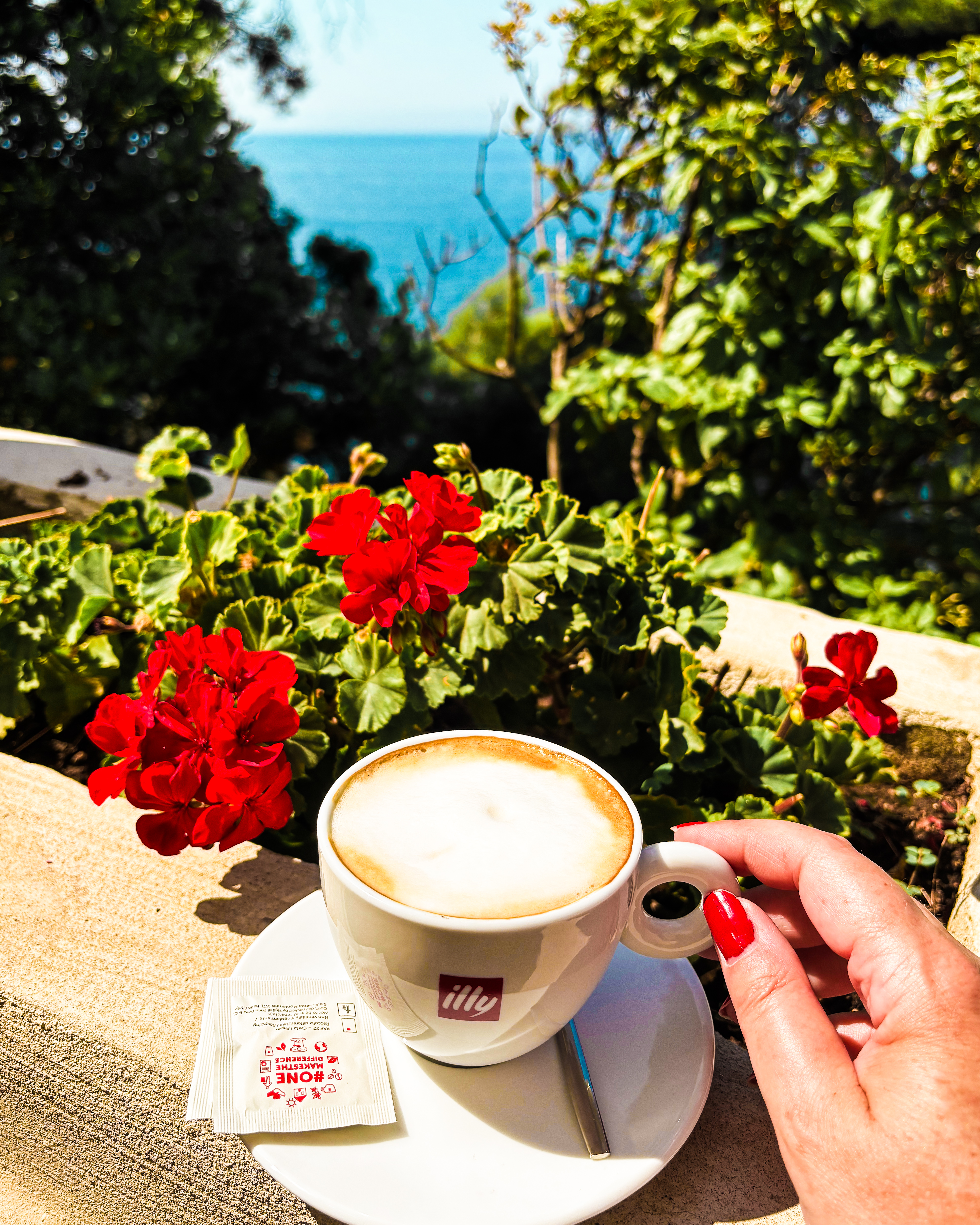 Savourer mon cappuccino dans des endroits magnifiques